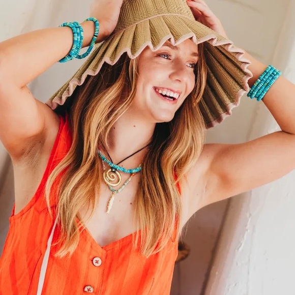 NWOT Allie + Bess Isla Necklace ✨ Turquoise Beaded Necklace with Gold Accents - Picture 7 of 9